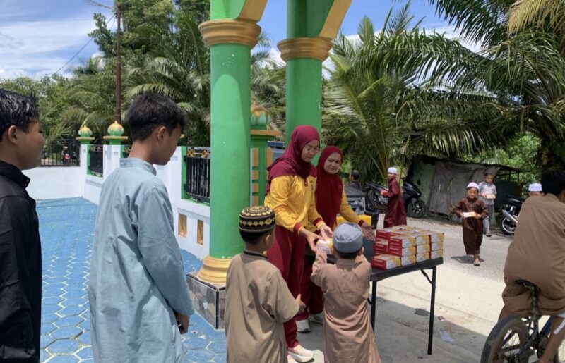 Ditpolairud Polda Kalteng menunjukkan kepedulian sosial melalui aksi bertajuk Jumat Berkah di Masjid Raudatul Jannah, Sampit, Jumat, 10 April 2026.(Foto Ditpolairud Polda Kalteng) 
