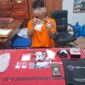 Tersangka pengedar sabu AF (22) ditangkap polisi saat beroperasi di wilayah Merong.(Foto Humas Polres Barito Utara) 