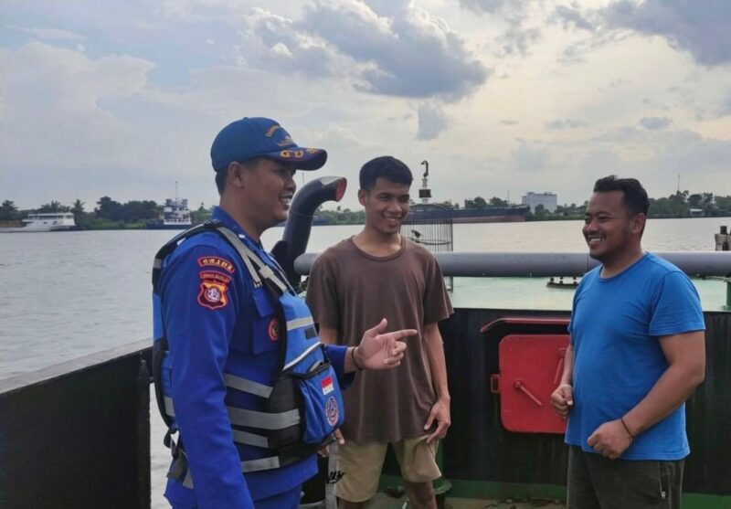 Memastikan keamanan wilayah perairan, Kapal Polisi XVIII-2004 melaksanakan patroli perairan di sekitar DAS Kumai, Senin (18/5/2026).(Foto Ditpolairud Polda Kalteng)