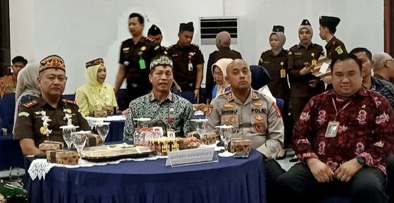 Sekda Barito Utara Muhlis bersama Forkopimda beramah tamah dengan Kepala Kejaksaan Negeri baru Barito Utara di Muara Teweh, Jumat, 8 Mei 2026 pagi.(Foto dok Arief)