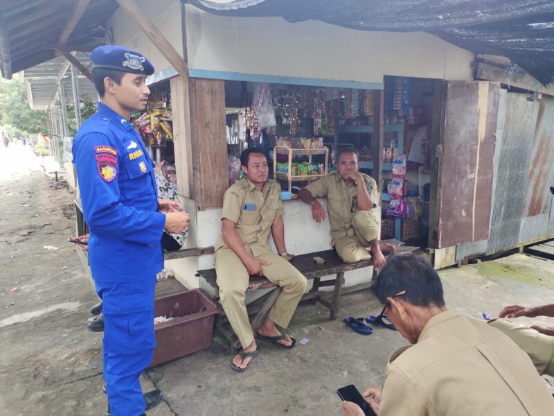 Ditpolairud Polda Kalteng melalui Mako Perwakilan Palangkau Lama berdialog dengan warga pada kegiatan sambang, Selasa, 9 Juni 2026.(Foto Ditpolairud Polda Kalteng)