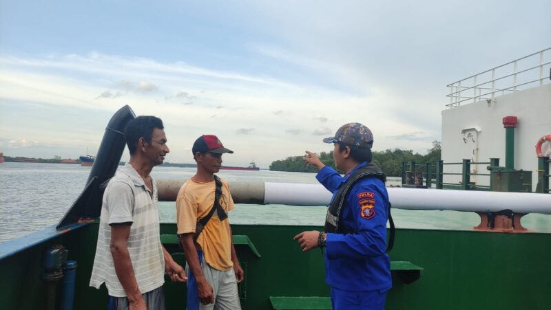 Ditpolairud Polda Kalteng melalui Mako Perwakilan Kumai menyampaikan imbauan kepada para kru kapal agar lebih waspada saat berlayar, Kamis, 11 Juni 2026.(IST/Ditpolairud Polda Kalteng) 