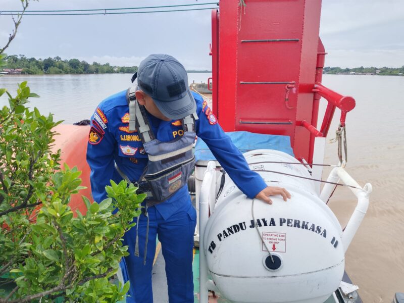 Ditpolairud Polda Kalteng menjaga kamtibmas dengan cara patroli dialogis sembari menyampaikan imbauan-imbauan penting kepada masyarakat, Sabtu, 13 Juni 2026.(Foto/Ditpolairud Polda Kalteng)