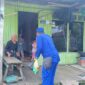 Ditpolairud Polda Kalteng melalui Kapal Polisi XVIII-2006 memberikan bansos kepada masyarakat pesisir dan bantaran DAS Mentaya, Kabupaten Kotawaringin Timur, Sabtu, 13 Juni 2026.(IST/Ditpolairud Polda Kalteng)