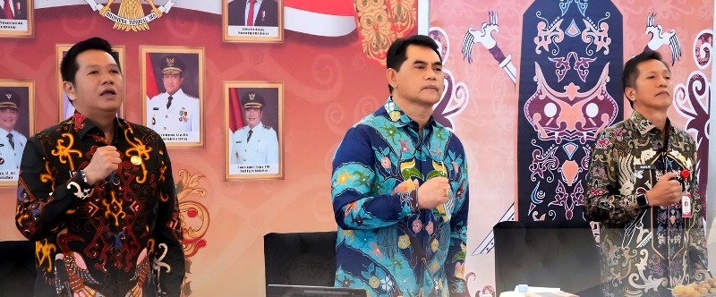 Bupati Barito Utara Shalahuddin, didampingi Wakil Bupati, Felix SY. Tingan, dan Sekda Muhlis memimpin rakor pengendalian dan evaluasi pembangunan yang digelar di Muara Teweh, Rabu-Kamis 15-16 April 2026.(Foto/Diskominfosandi Barito Utara)
