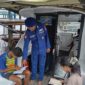 Personel KP XVIII-2004 Direktorat Polisi Perairan dan Udara (Ditpolairud) Polda Kalteng kembali menggelar kegiatan Pondok Baca di wilayah pesisir binaan, Senin, 6 Juli 2026.(Foto/Ditpolairud Polda Kalteng) 