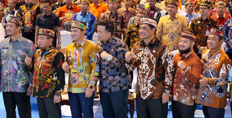 Bupati Barito Utara Shalahuddin bersama dinas terkait, menghadiri Rakor Pemerintahan Desa dan Kelurahan (Pemdeskel) di GOR Indoor, Jalan Tjilik Riwut Km 5,5, Kota Palangka Raya, Kamis, 6 Agustus 2026. (Foto/Diskominfosandi Barito Utara)
