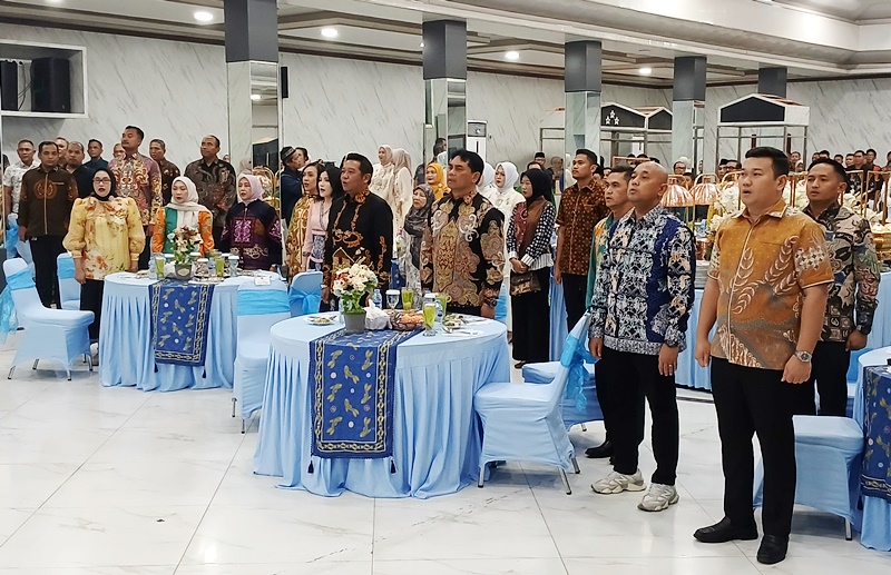 Pemkab Barito Utara menggelar acara kenal pamit Kapolres Barito Utara di Gedung Balai Antang Muara Teweh, Sabtu, 12 September 2026 malam.(Abram/Tegaklurus.net)